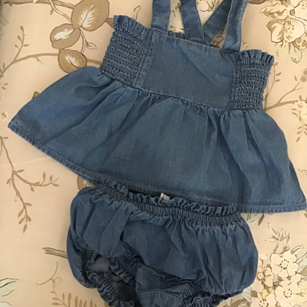 Top and bottom for baby girl